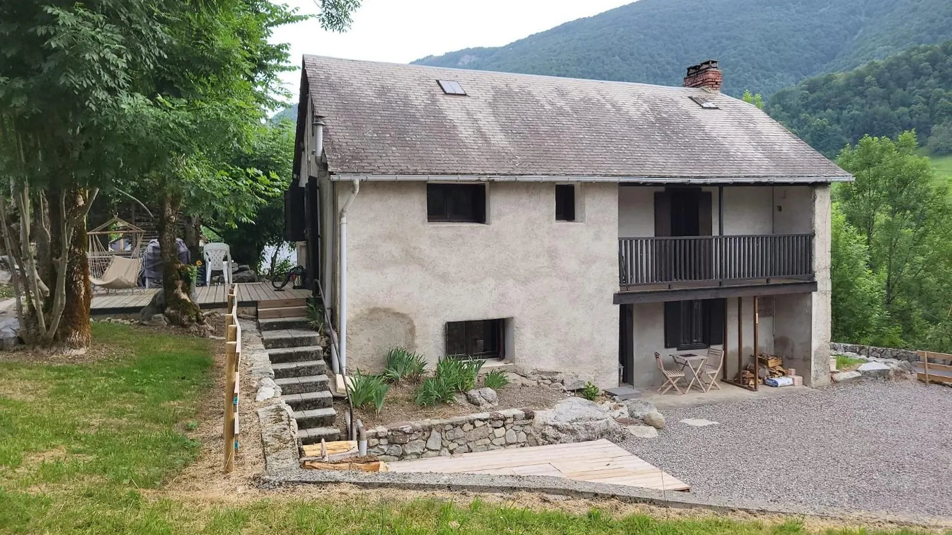 Maison Pyreneene كامبان