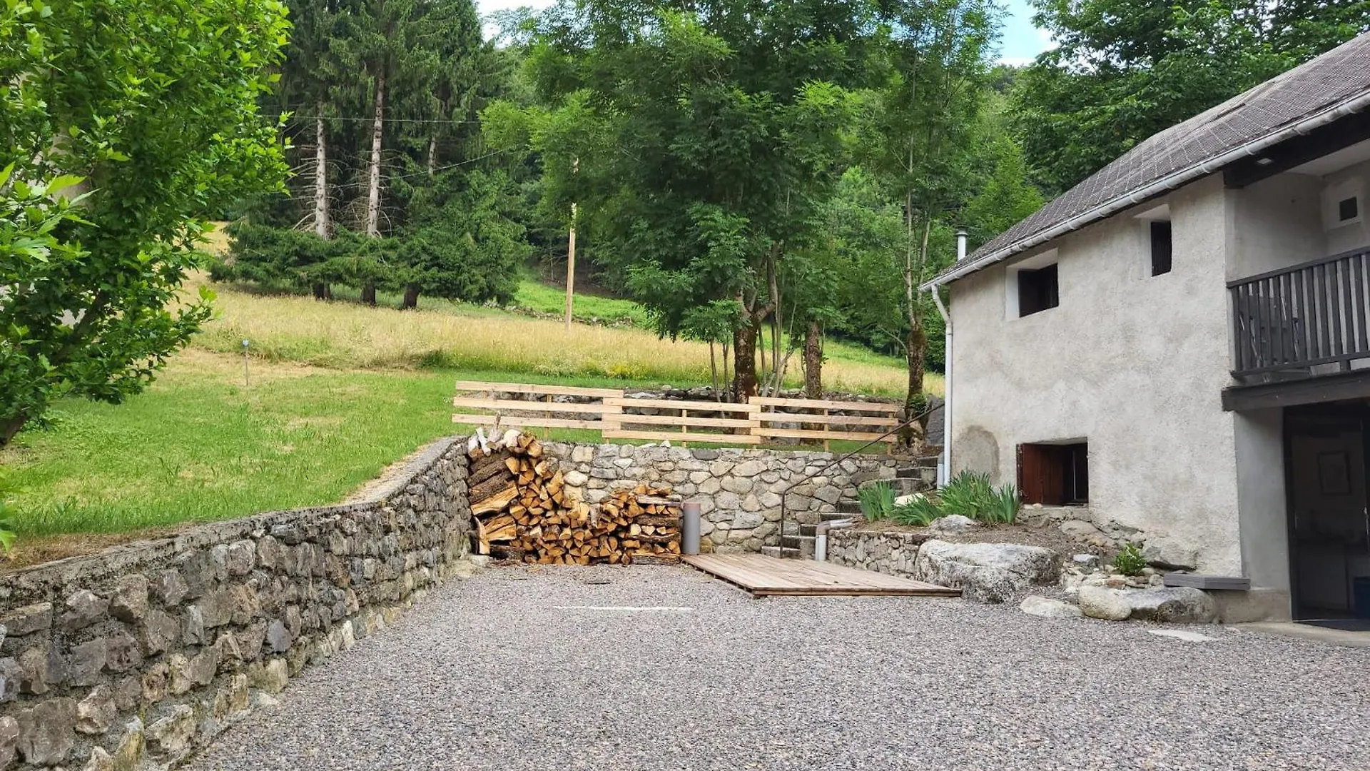 بيت للعطل Maison Pyreneene كامبان