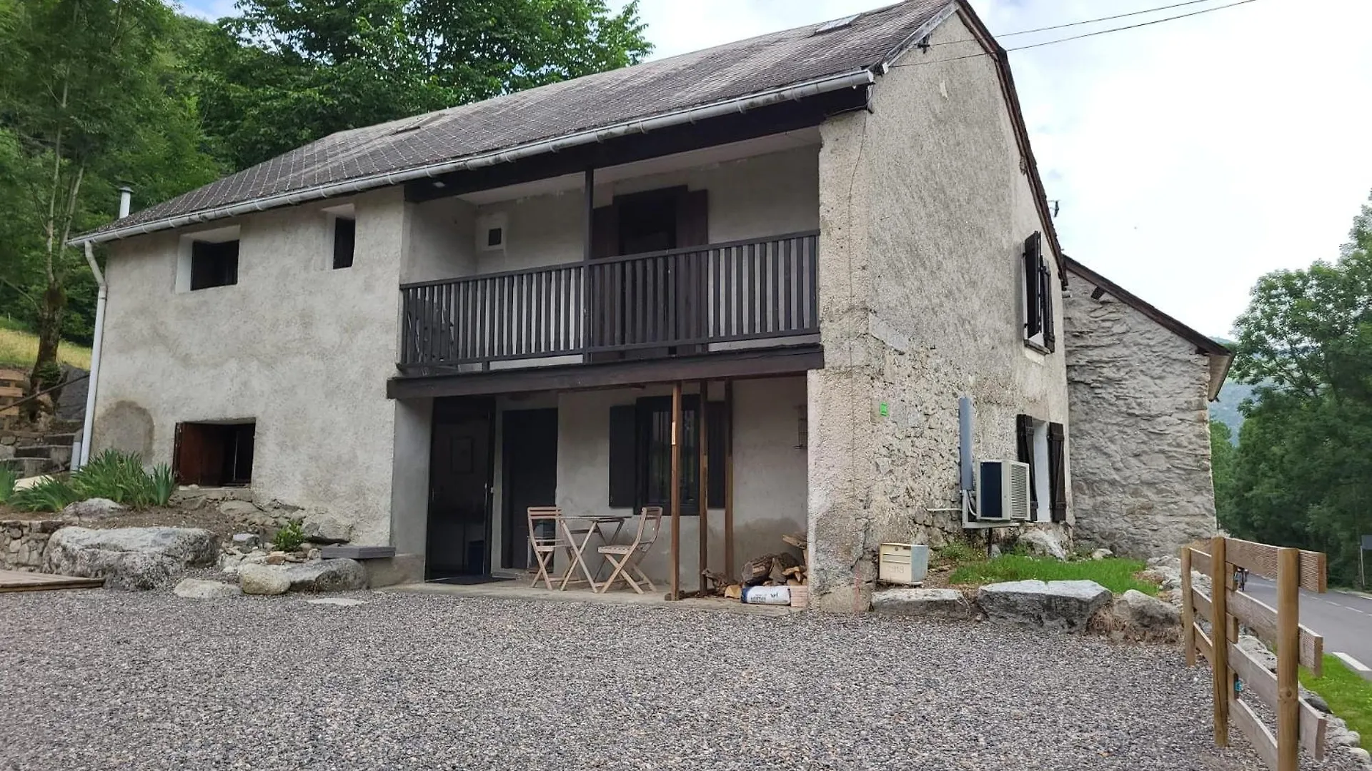 Maison Pyreneene كامبان 0*,